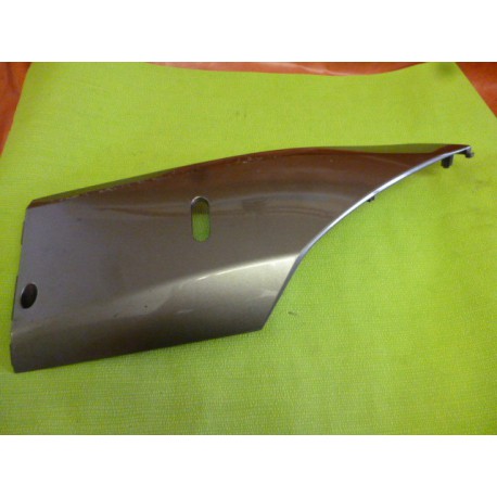 Petit flanc de carénage sous marche pied gauche Honda 125 S Wing 125