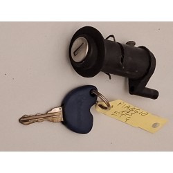Serrure de selle de Vespa 125 ET4